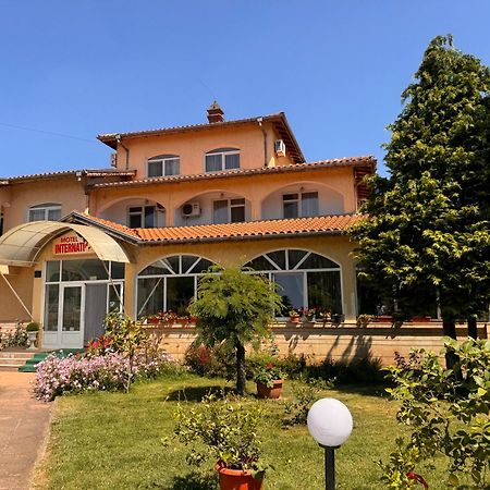 Motel International Berkovitsa Exterior photo
