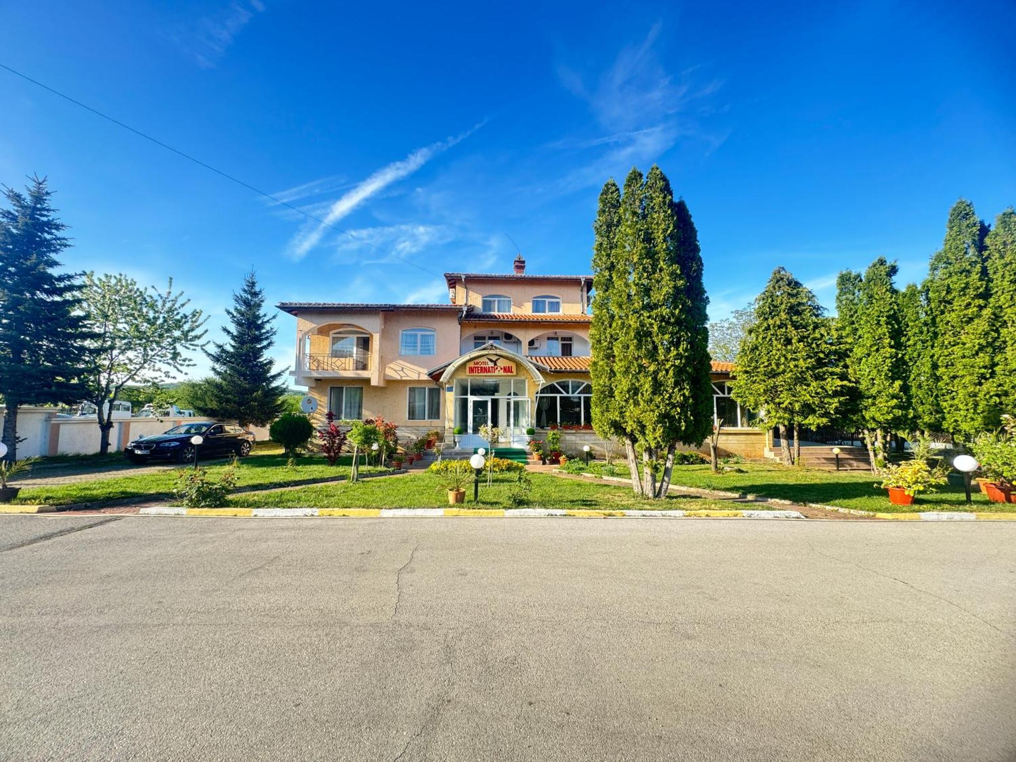 Motel International Berkovitsa Exterior photo