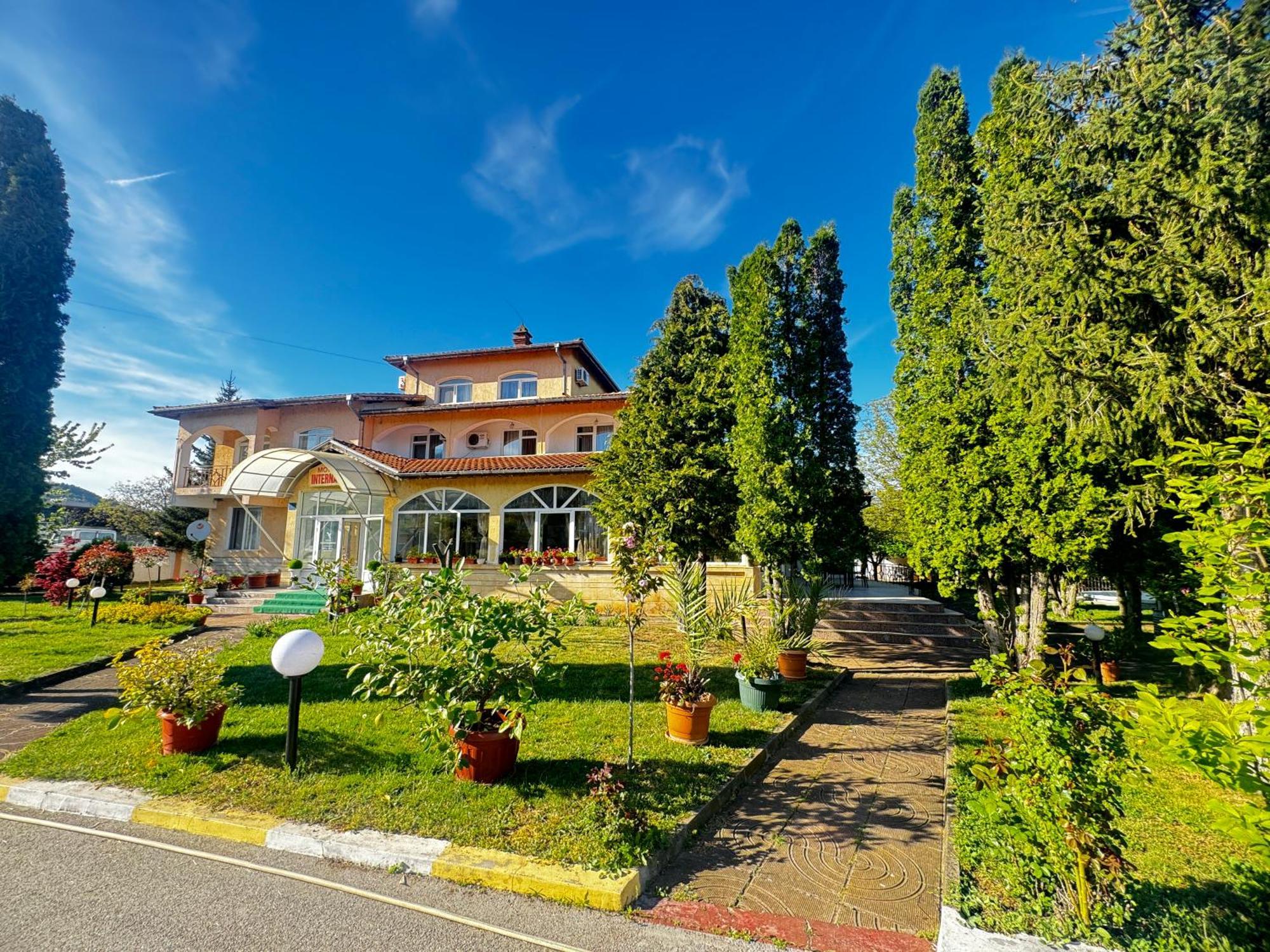 Motel International Berkovitsa Exterior photo